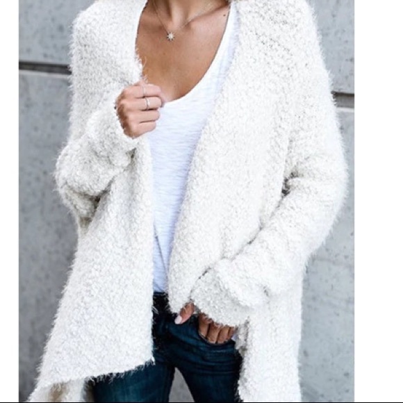 HOST PICK BEST IN Boutique5 🌟RATED White sweater - Picture 3 of 4